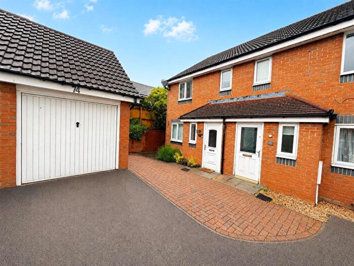3 Bedroom Semi-Detached House For Sale In Violet Close, Corby, NN18