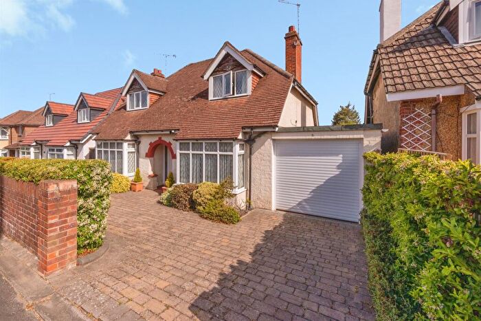 4 Bedroom Bungalow For Sale In Stakes Road, Waterlooville, PO7