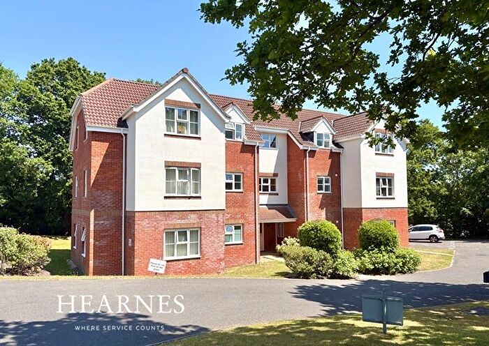 2 Bedroom Flat For Sale In Alder Heights, Branksome, Poole, BH12