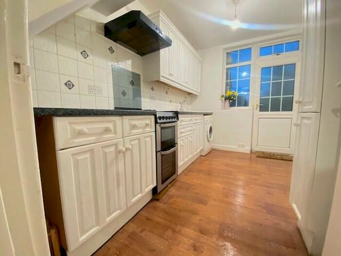 3 Bedroom House To Rent In Hart Lane, Luton, LU2