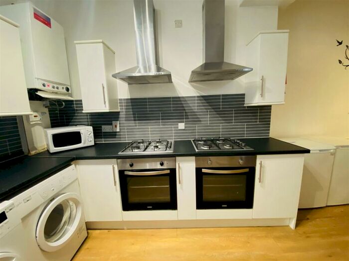 6 Bedroom House To Rent In Somers Road, Southsea, PO5