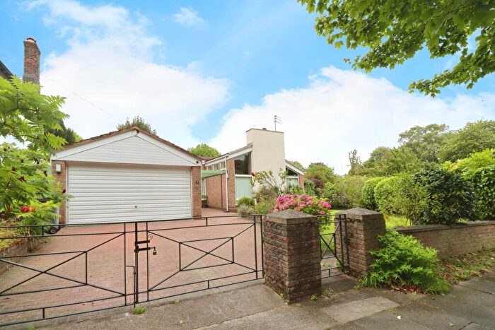 3 Bedroom Detached Bungalow To Rent In Heswall Avenue, Bebington, CH63