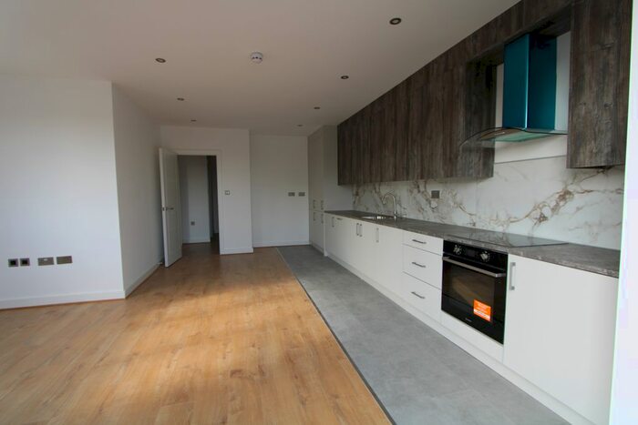 1 Bedroom Flat To Rent In Julien Road, Coulsdon, CR5