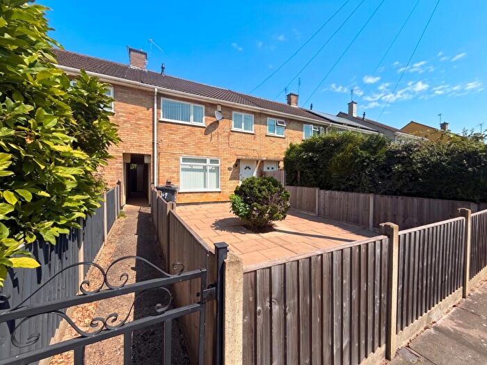 3 Bedroom Semi-Detached House To Rent In Border Drive, Leicester, Leicestershire, LE4