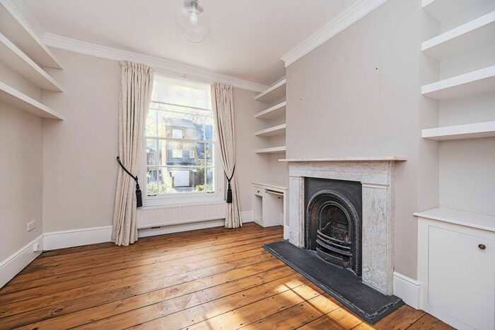 4 Bedroom Property To Rent In Brownlow Road, Hackney, London, E8