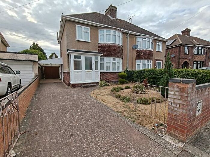 3 Bedroom Semi-Detached House To Rent In Honey Hill Road, Bedford, MK40