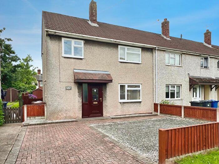 3 Bedroom End Of Terrace House For Sale In Manor Crescent, Burton-on-trent, DE15