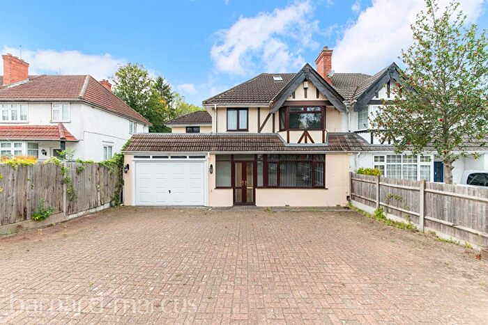 4 Bedroom Semi-Detached House For Sale In Farley Road, South Croydon, CR2