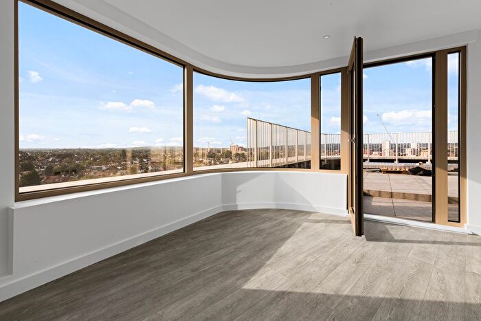 1 Bedroom Flat To Rent In Orla Lodge, Harrow, HA1