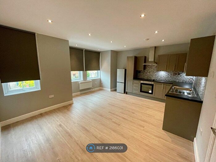 2 Bedroom Flat To Rent In Regina Road, London, W13