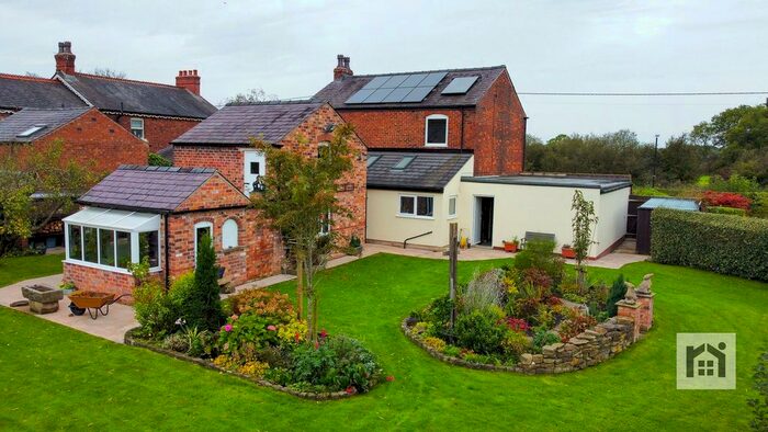 3 Bedroom Detached House For Sale In Marl Cop, Bretherton, PR26