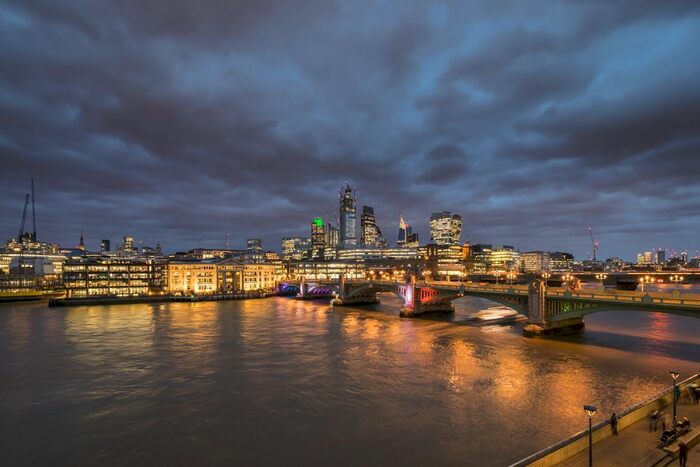 2 Bedroom Flat To Rent In New Globe Walk, London, London, SE1