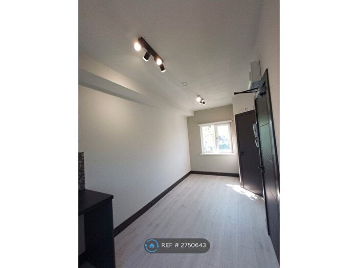 Studio To Rent In Furzedown Drive, London, SW17