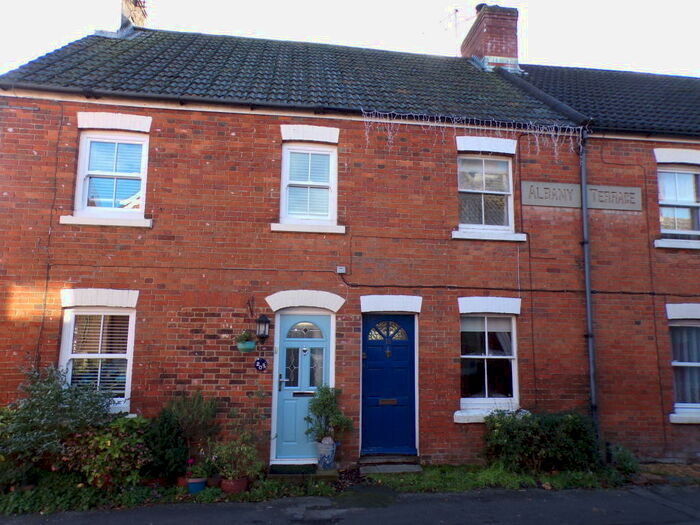 2 Bedroom Cottage To Rent In Albany Terrace, New Street, Ringwood, BH24