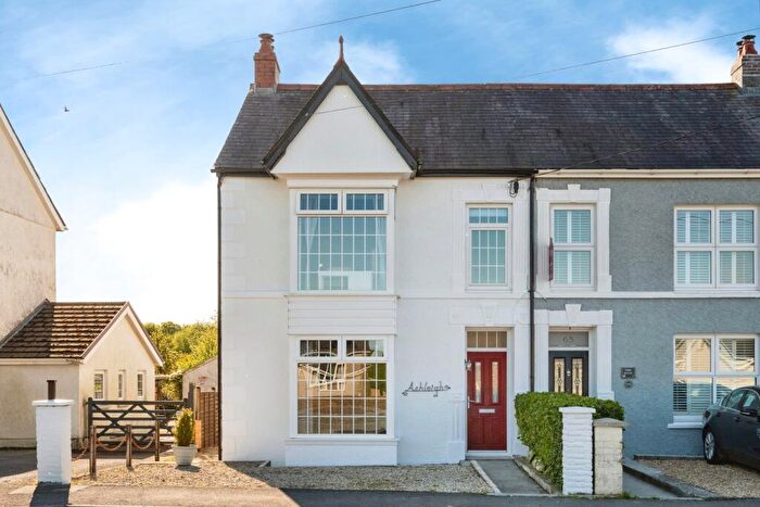 3 Bedroom Semi-Detached House For Sale In Cross Hands Road, Gorslas, Llanelli, Carmarthenshire, SA14