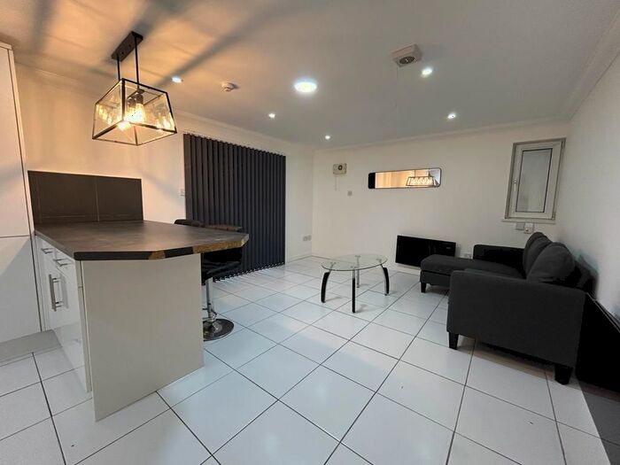 1 Bedroom Flat To Rent In Richmond Road, Cardiff, CF24