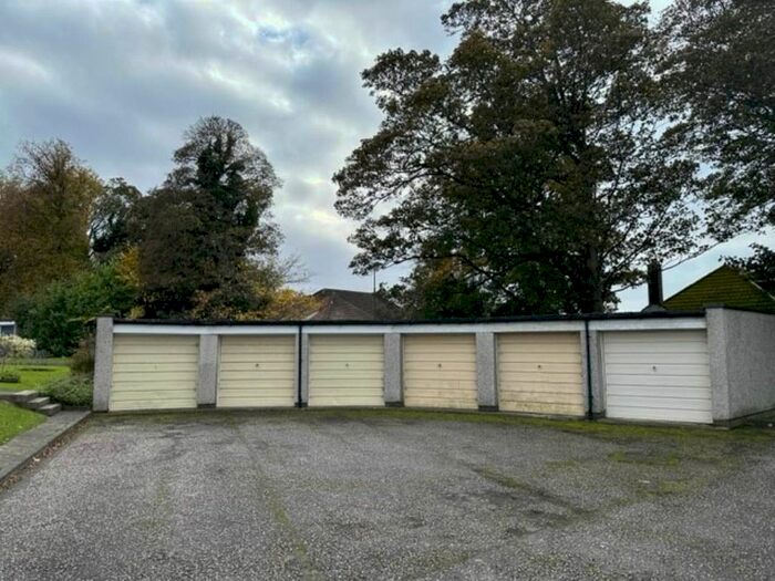 Garage / Parking To Rent In Houison Court - Garage, Braehead Avenue, Edinburgh, EH4