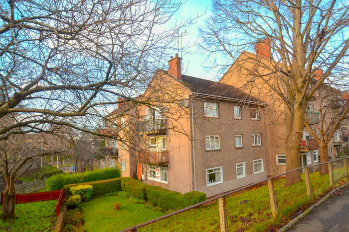 3 Bedroom Flat To Rent In / Clincarthill Road, Rutherglen, G73