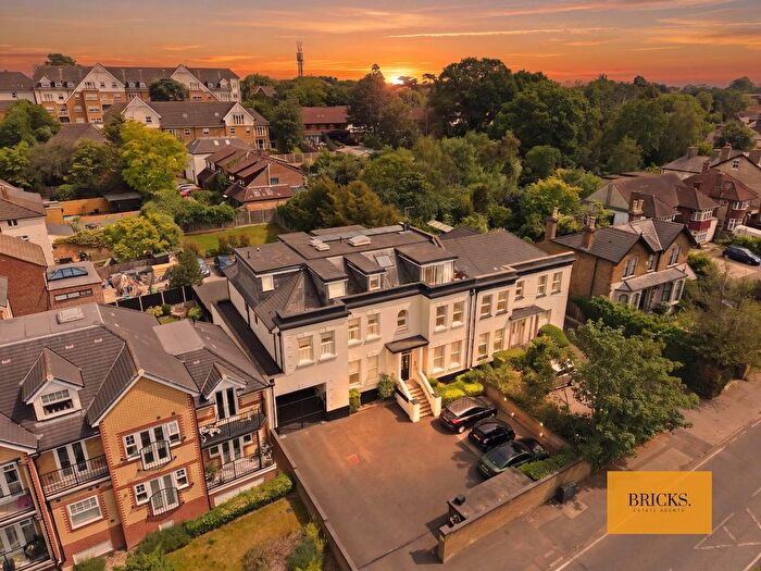 2 Bedroom Flat For Sale In Epping New Road, Buckhurst Hill, IG9