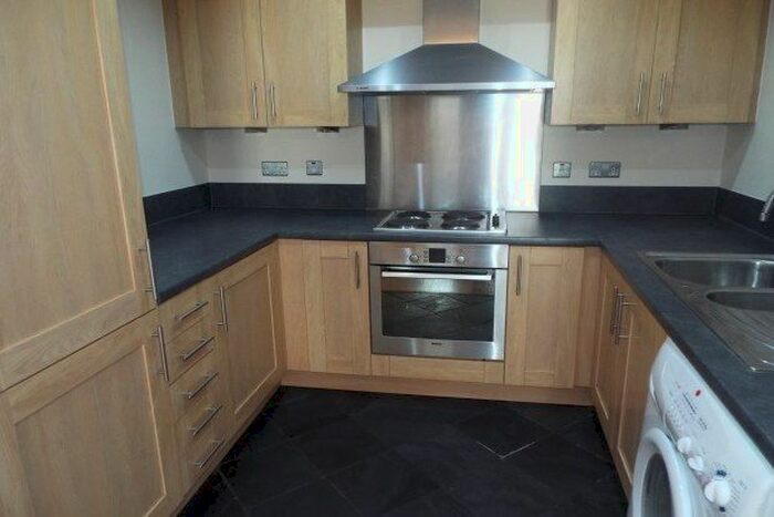 2 Bedroom Flat To Rent In Carmichael Avenue, Greenhithe, DA9