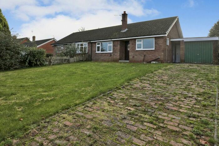 2 Bedroom Semi-Detached Bungalow For Sale In Main Street, Upton, Retford, DN22