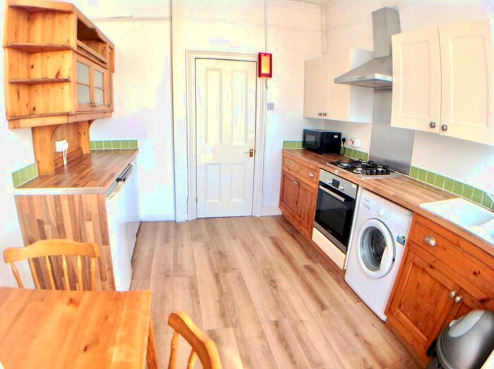 5 Bedroom House To Rent In Sheffield Road, Fratton, PO1