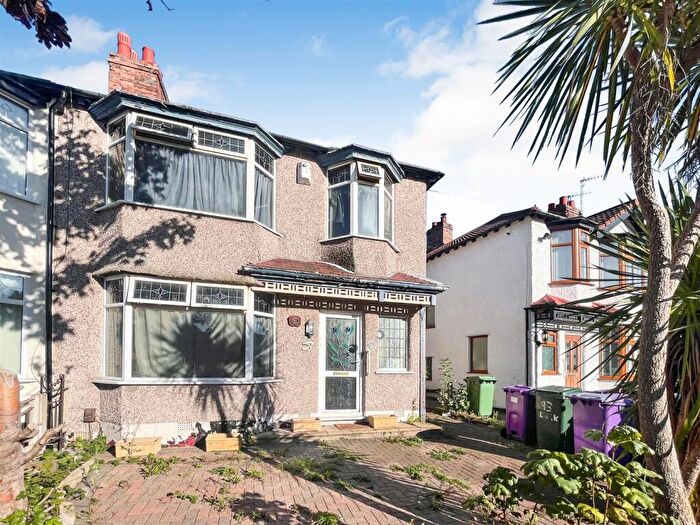 3 Bedroom Semi-Detached House For Sale In Larkfield Road, Liverpool, L17