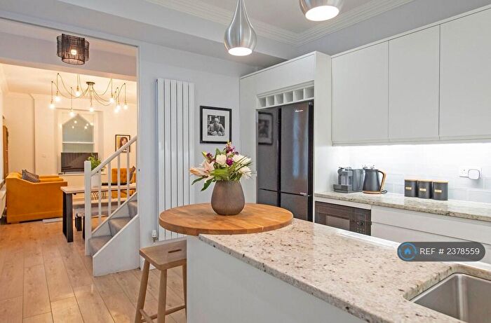 4 Bedroom Semi-Detached House To Rent In Langland Bay Manor, Langland, Swansea, SA3