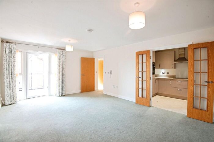 2 Bedroom Flat For Sale In Eaves Court, Princes Risborough, HP27