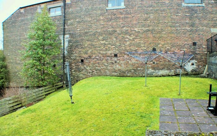 2 Bedroom Flat To Rent In Somerville Court, Inverkeithing, Fife, KY11