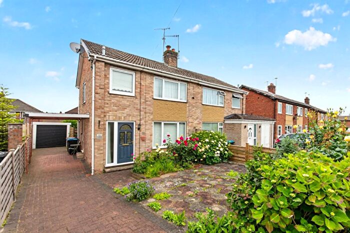 3 Bedroom Semi Detached House For Sale In Hill Top Drive, Harrogate, HG1