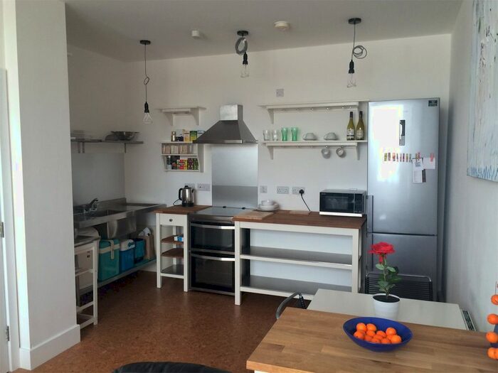 2 Bedroom Flat To Rent In Green Lane, Sheffield, Uk, S3