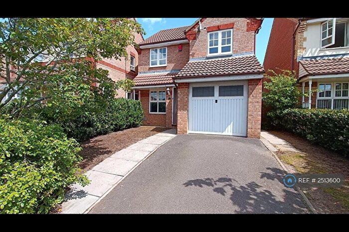 3 Bedroom Detached House To Rent In Wardle Place, Oldbrook, Milton Keynes, MK6
