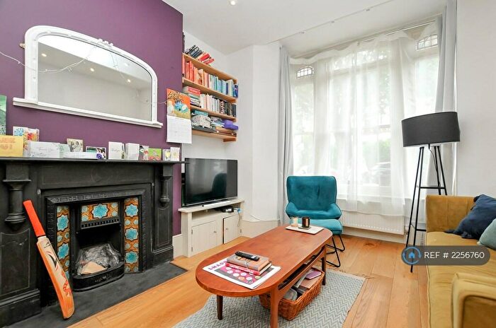 1 Bedroom Flat To Rent In Clissold Crescent, London, N16
