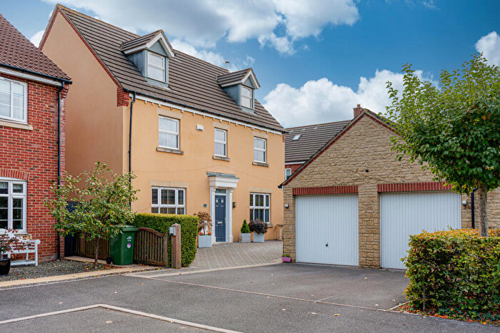 5 Bedroom Detached House For Sale In Hulbert Close, Hilperton, Wiltshire, BA14