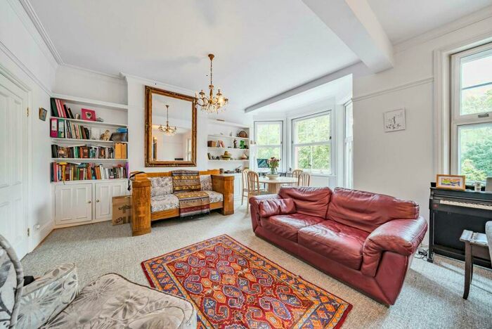 4 Bedroom Flat To Rent In Prince Of Wales Drive, Battersea Park, London, SW11