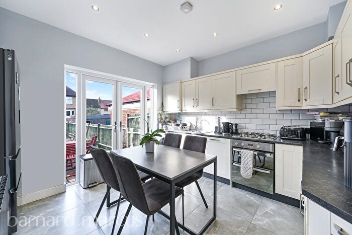 3 Bedroom Property To Rent In Gladstone Road, Surbiton, KT6