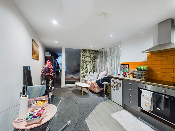 1 Bedroom Apartment For Sale In Ferens Court Anlaby Road Hull, HU1