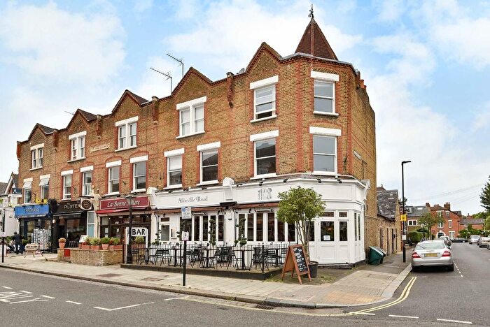 3 Bedroom Flat To Rent In Abbeville Road, London, SW4