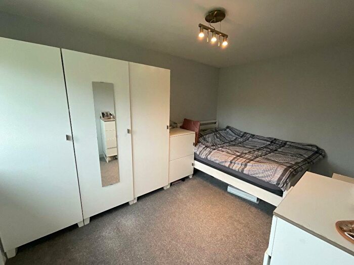 1 Bedroom End Of Terrace House For Sale In Fontwell Park Gardens, Hornchurch, Essex, RM12