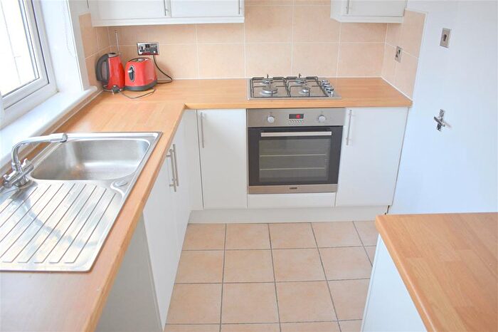 2 Bedroom Flat To Rent In Carwadric Road, Thornliebank, Glasgow, G46
