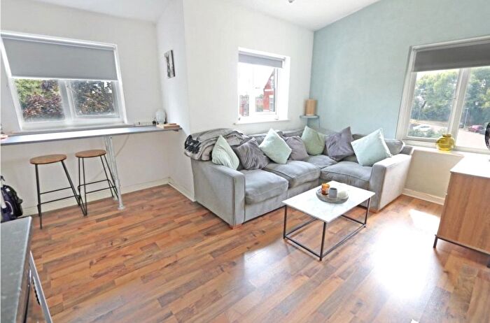 2 Bedroom Flat For Sale In Park Road South, Middlesbrough, North Yorkshire, TS5