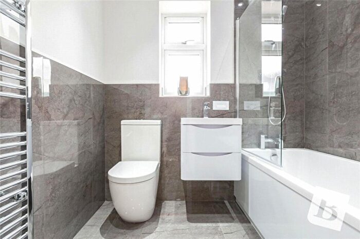 4 Bedroom Detached House For Sale In Sloane Mews, Prospect Road, Hornchurch, RM11