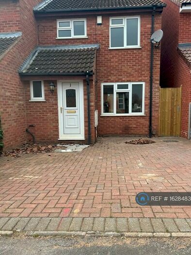 3 Bedroom Semi-Detached House To Rent In De Montfort Close, Loughborough, LE11