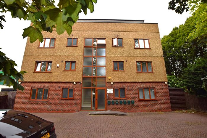 1 Bedroom Flat To Rent In Archers Apartments, Grove Road, Chadwell Heath, Romford, RM6