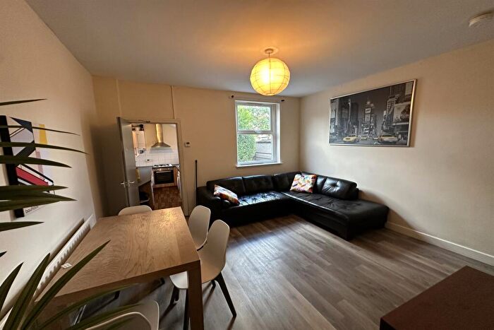 1 Bedroom Semi-Detached House To Rent In City Road, Dunkirk, NG7