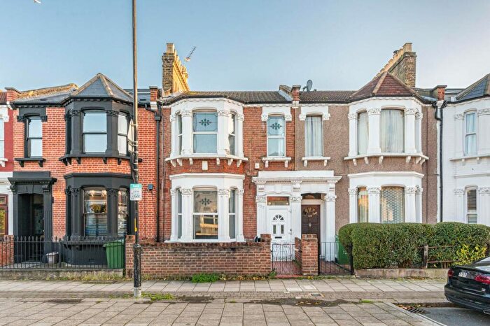5 Bedroom Terraced House To Rent In Ivydale Road, Nunhead, London, SE15