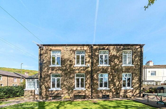 4 Bedroom Semi Detached House For Sale In Sheffield Road, Glossop, Derbyshire, SK13