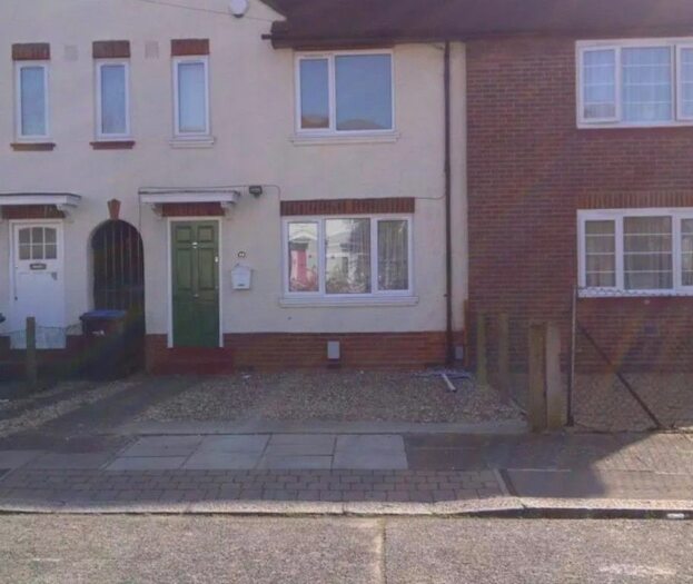 3 Bedroom Semi-Detached House To Rent In Lansbury Avenue, London, N18
