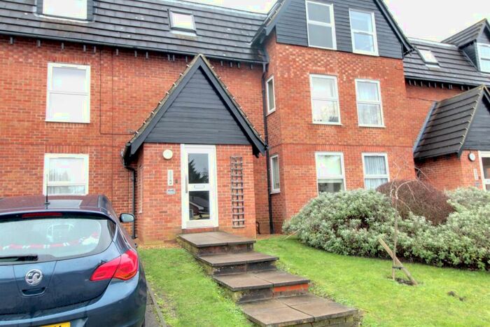 1 Bedroom Flat To Rent In Millers Green Close, EN2
